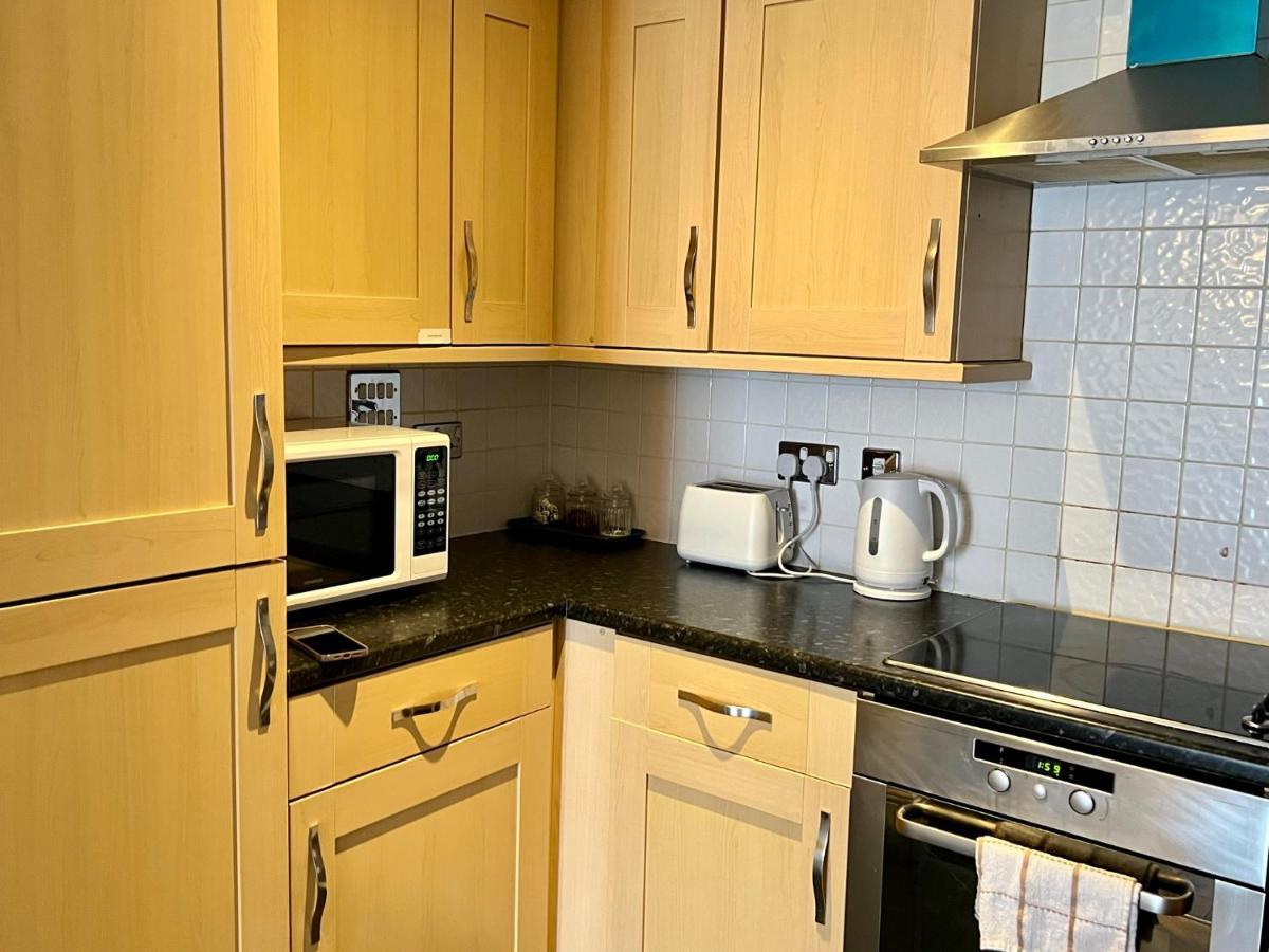 Radiant2 Bedroom Apartment In The Heart Of Harlow Town מראה חיצוני תמונה